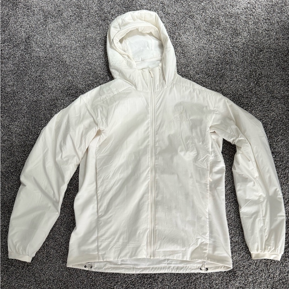 Arc'teryx whiteout Atom Jacket in excellent condition